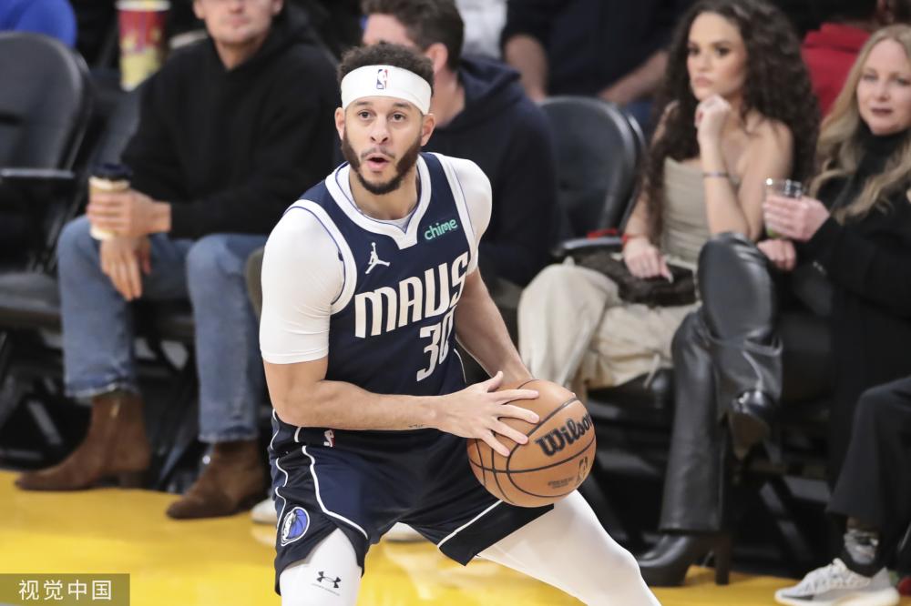 孩投身于足 孩投身于足