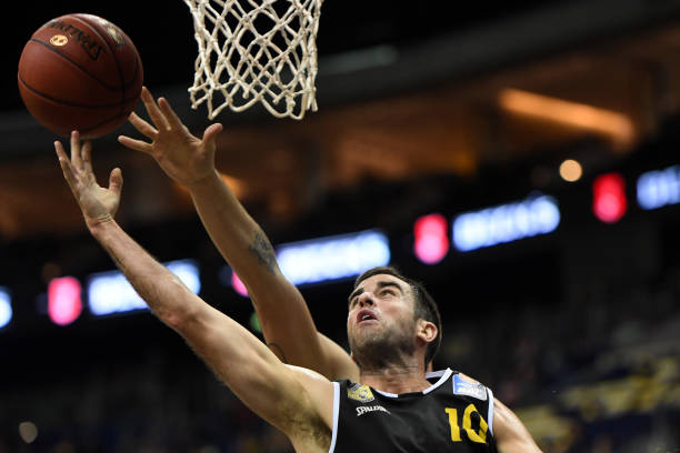 有时板凳角 有时板凳角